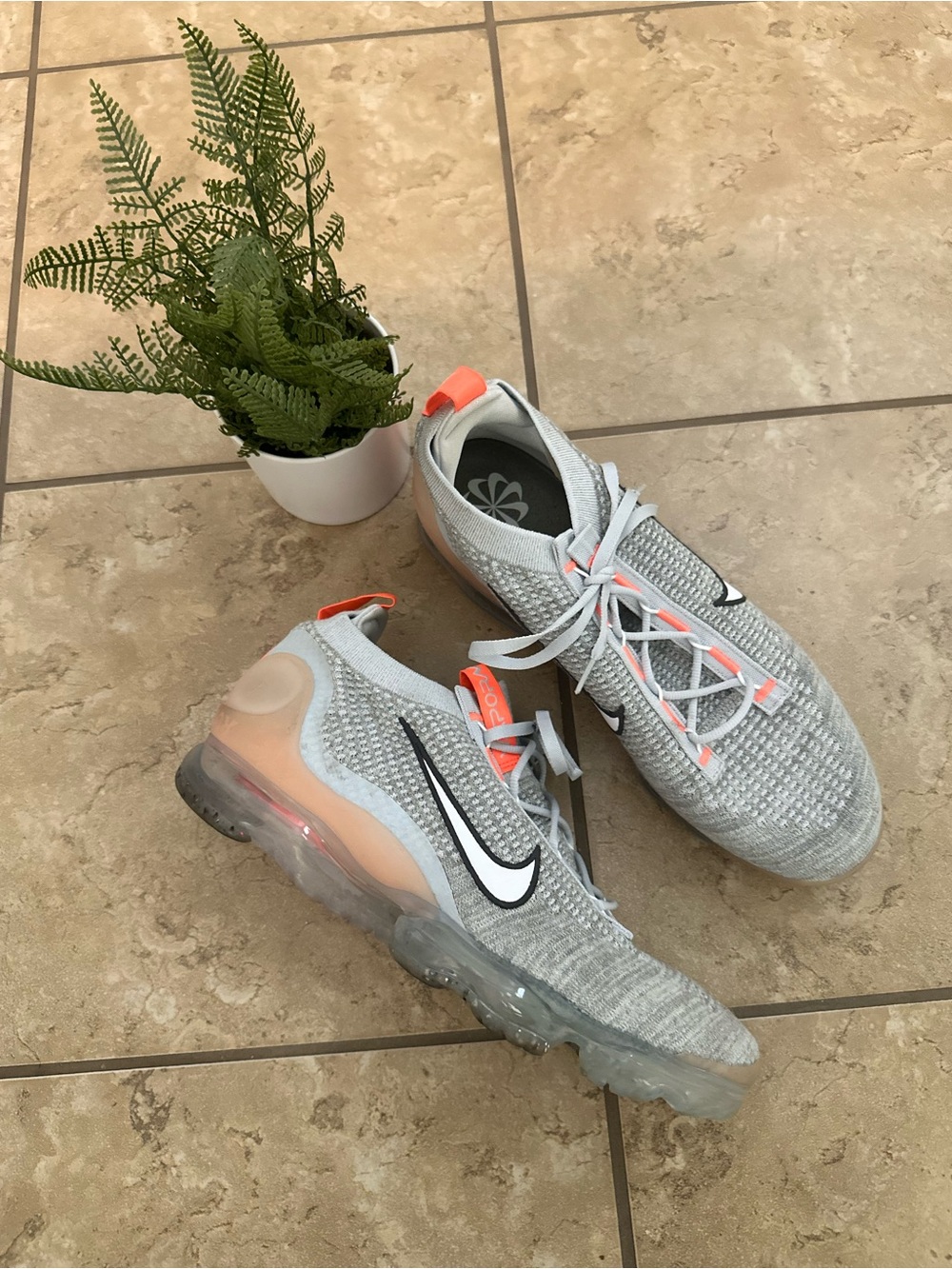 NIKE AIR VAPORMAX FLYKNIT SNEAKERS